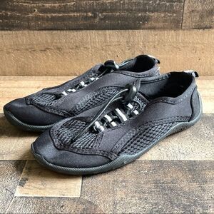 Youth Black Aqua Socks Size 11-12 Small